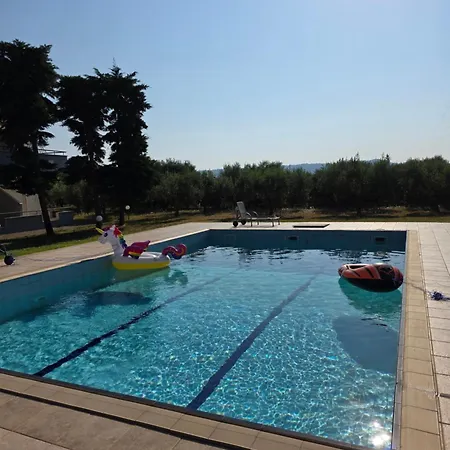 فندق مبيت وإفطار Filippos 3*