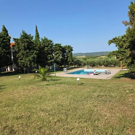 Filippos לינה וארוחת בוקר 3*